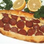 sucuklu kaşarlı pide